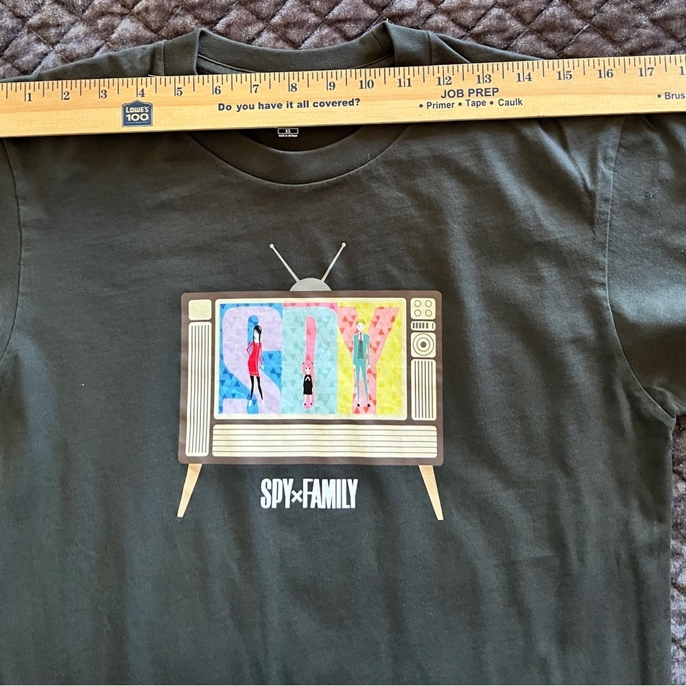 Uniqlo Olive Graphic Tee with Spy x Family Design - Picture 8 of 10